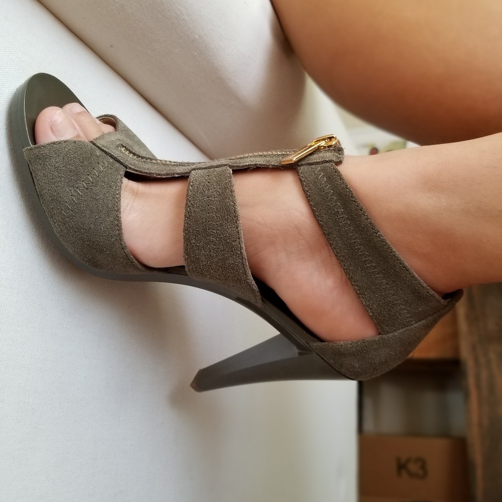 Michael kors olive green suede heels